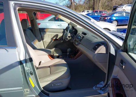 2005 Toyota Camry Xle V6 из США, поврежденный, VIN 4T1BF30K05U609594